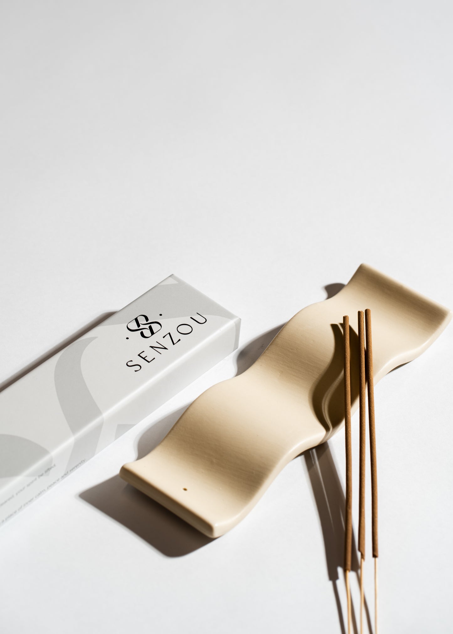 CERAMIC INCENSE HOLDER | BEIGE