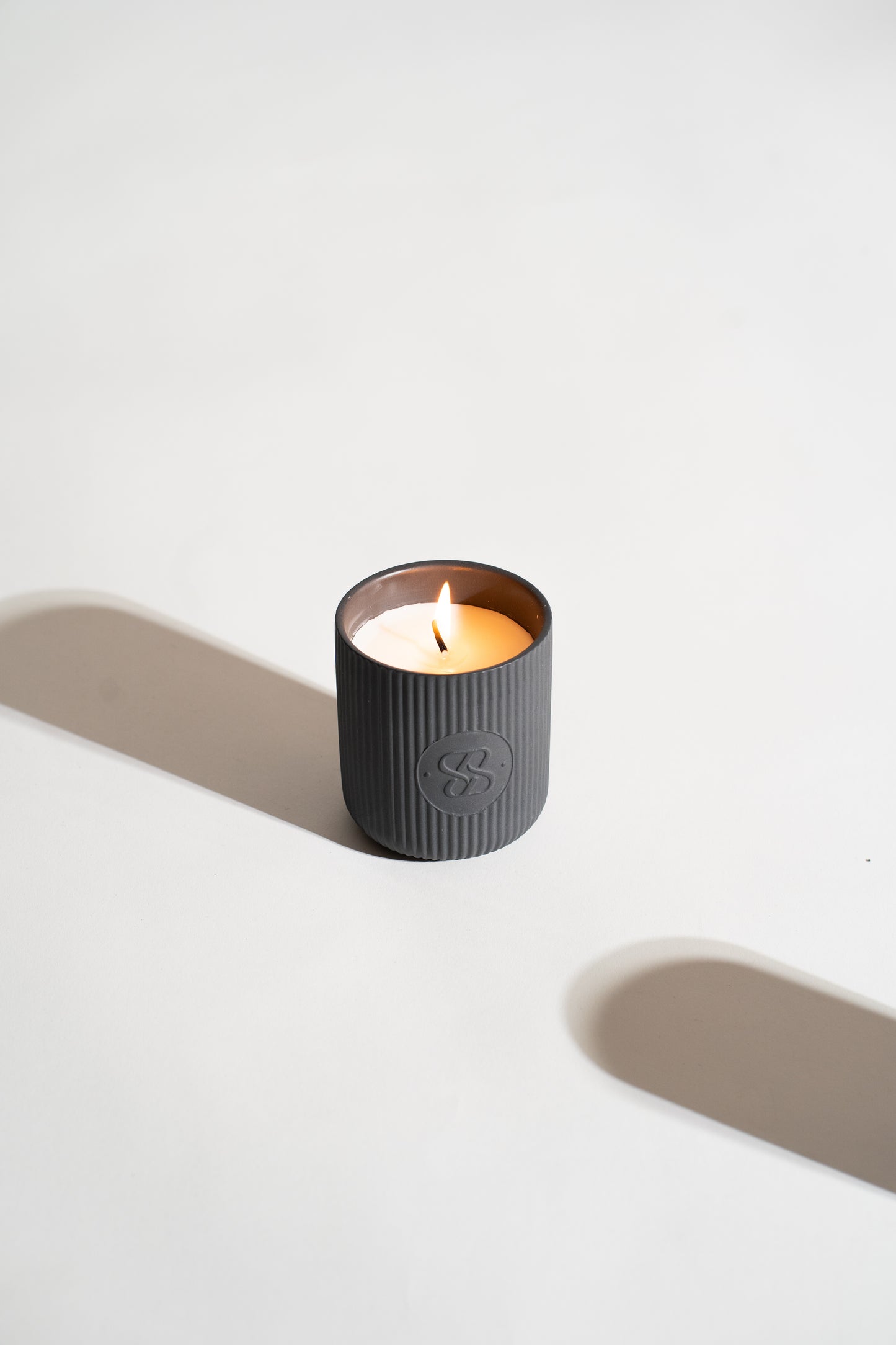 SCENTED CERAMIC CANDLE | CHARCOAL | WHITE SAGE