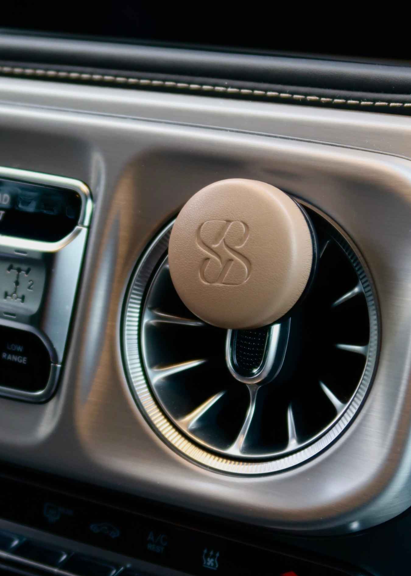 CAR DIFFUSER | TAUPE | SOFT MUSK