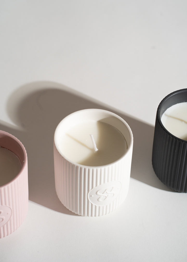 SCENTED CERAMIC CANDLE | WHITE | SWEET AMBER